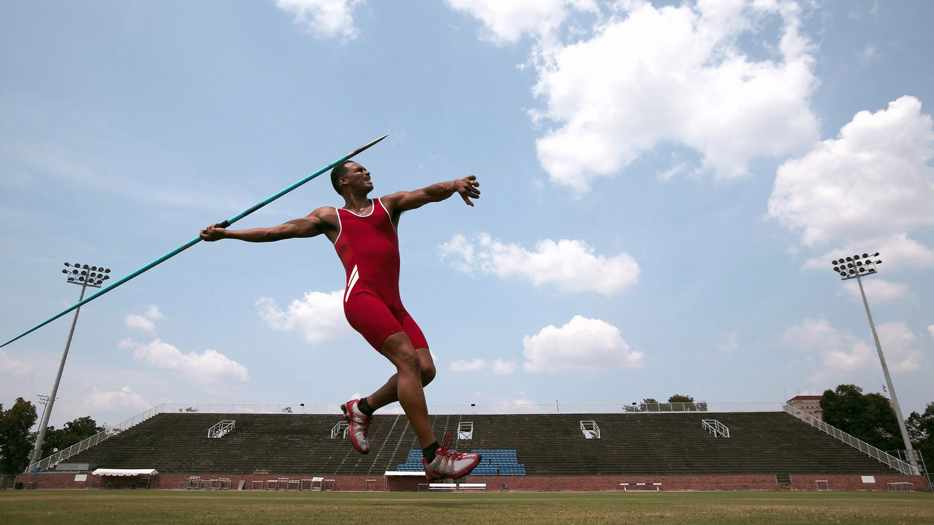 骑士对阵深圳队，范弗利特统治全场，展现无与伦比的掌控力