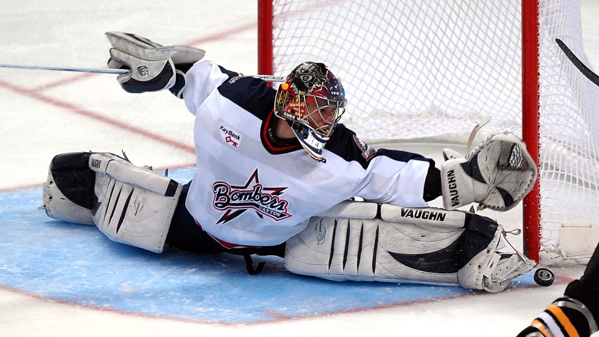 文班亚马硬仗封神!黄蜂加时险胜篮网,新王当立