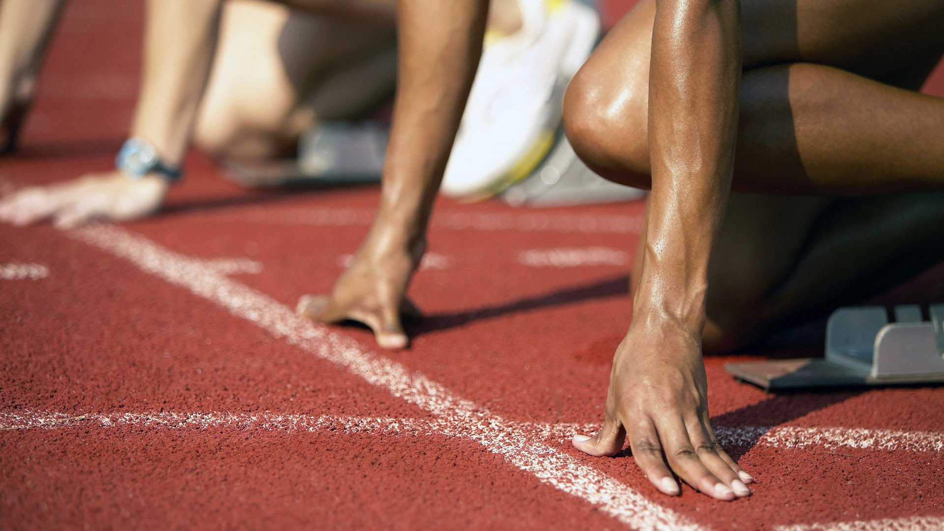 深圳队完胜热火,贝恩成为关键先生