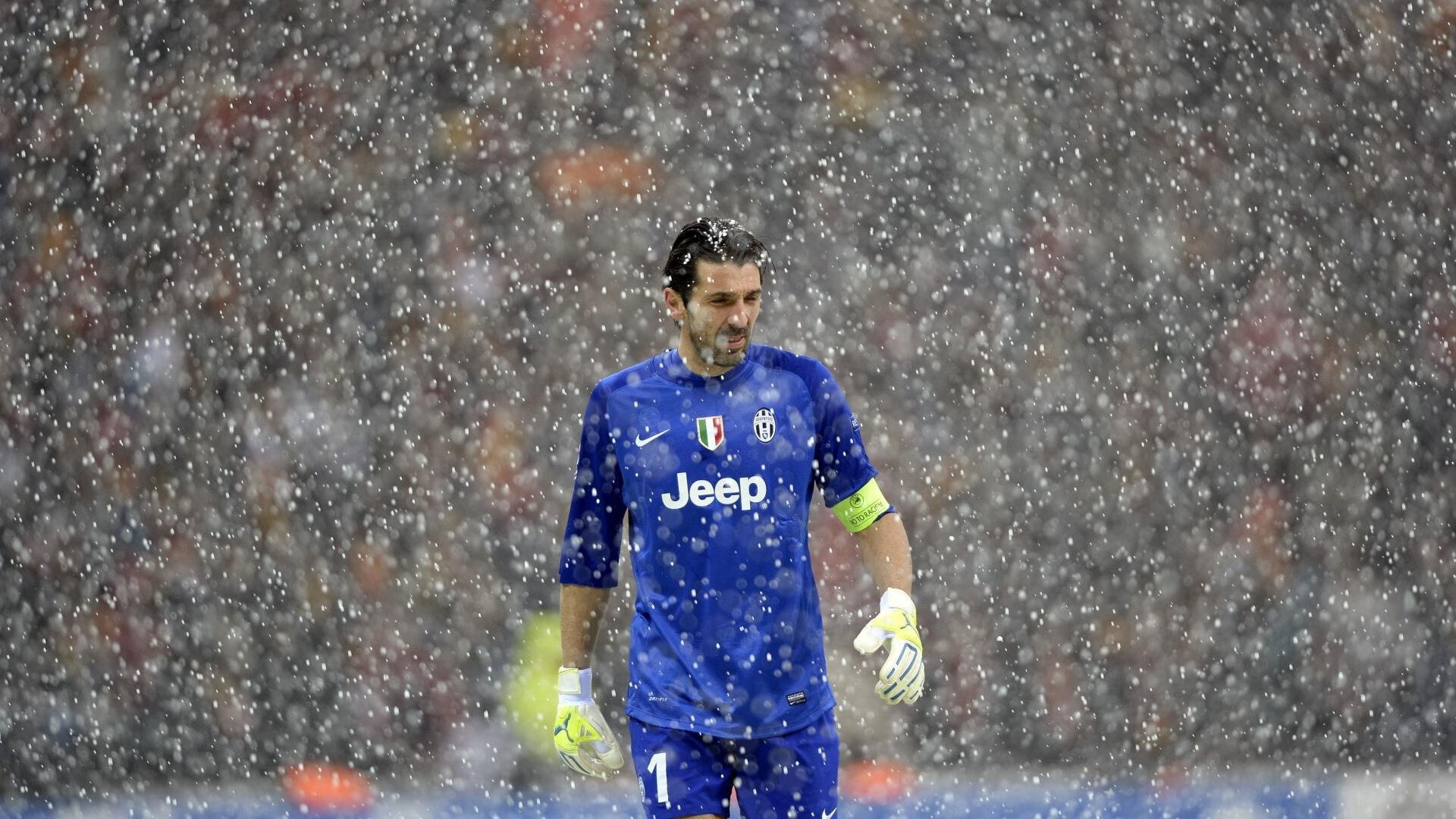 奥运周期关键战之夜，本泽马进攻端无人可挡